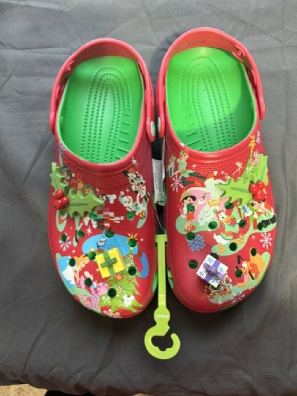 Men's 11 Crocs Disney Classic Christmas Clog 209363 3E8 Red and Green